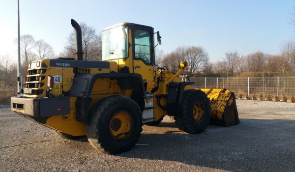 KOMATSU WA 320-3H