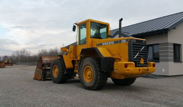 VOLVO L90D