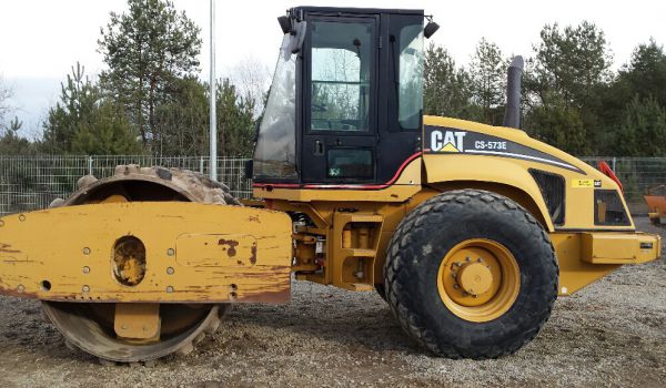 CATERPILLAR CS 573E