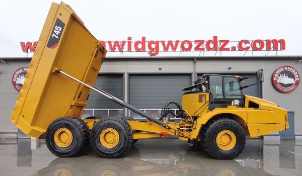 CATERPILLAR 745
