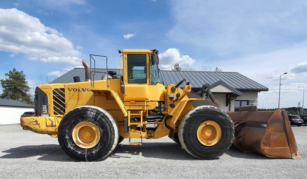 VOLVO L220E