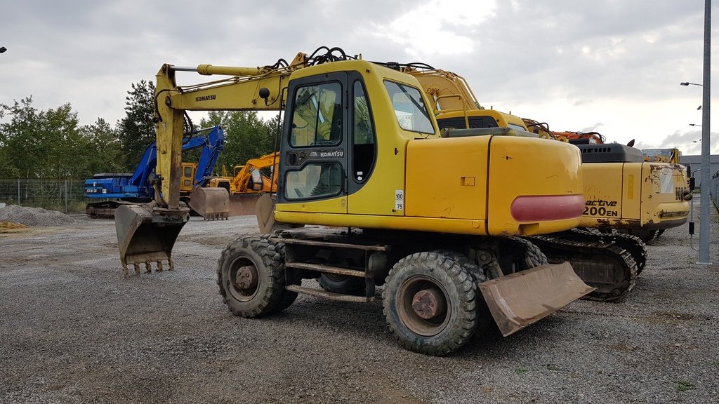 Dawid Gwóźdź - Maszyny Budowlane - KOMATSU PW 130 ES-6K